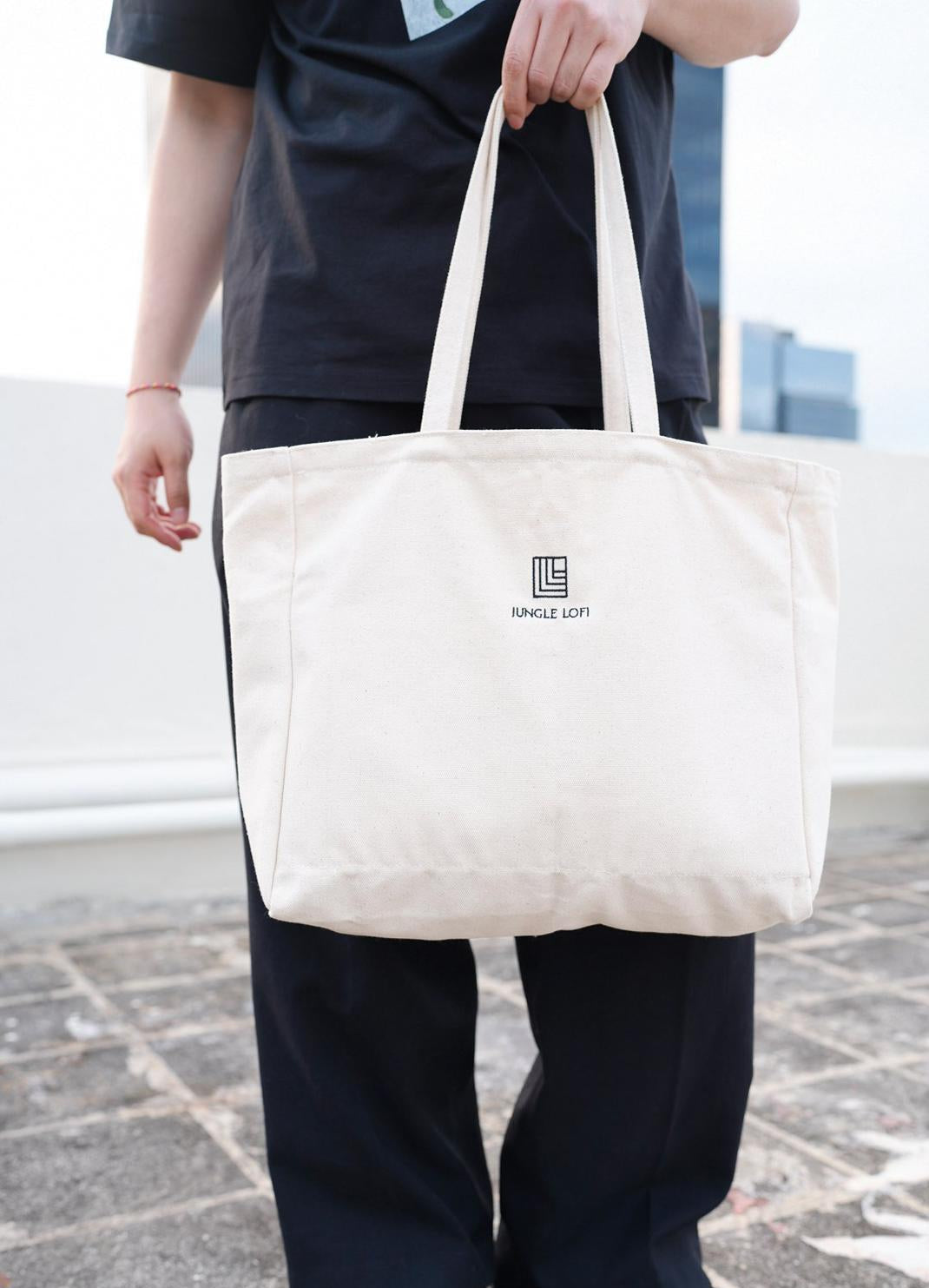 JL The Vessel of Echoes Totebag